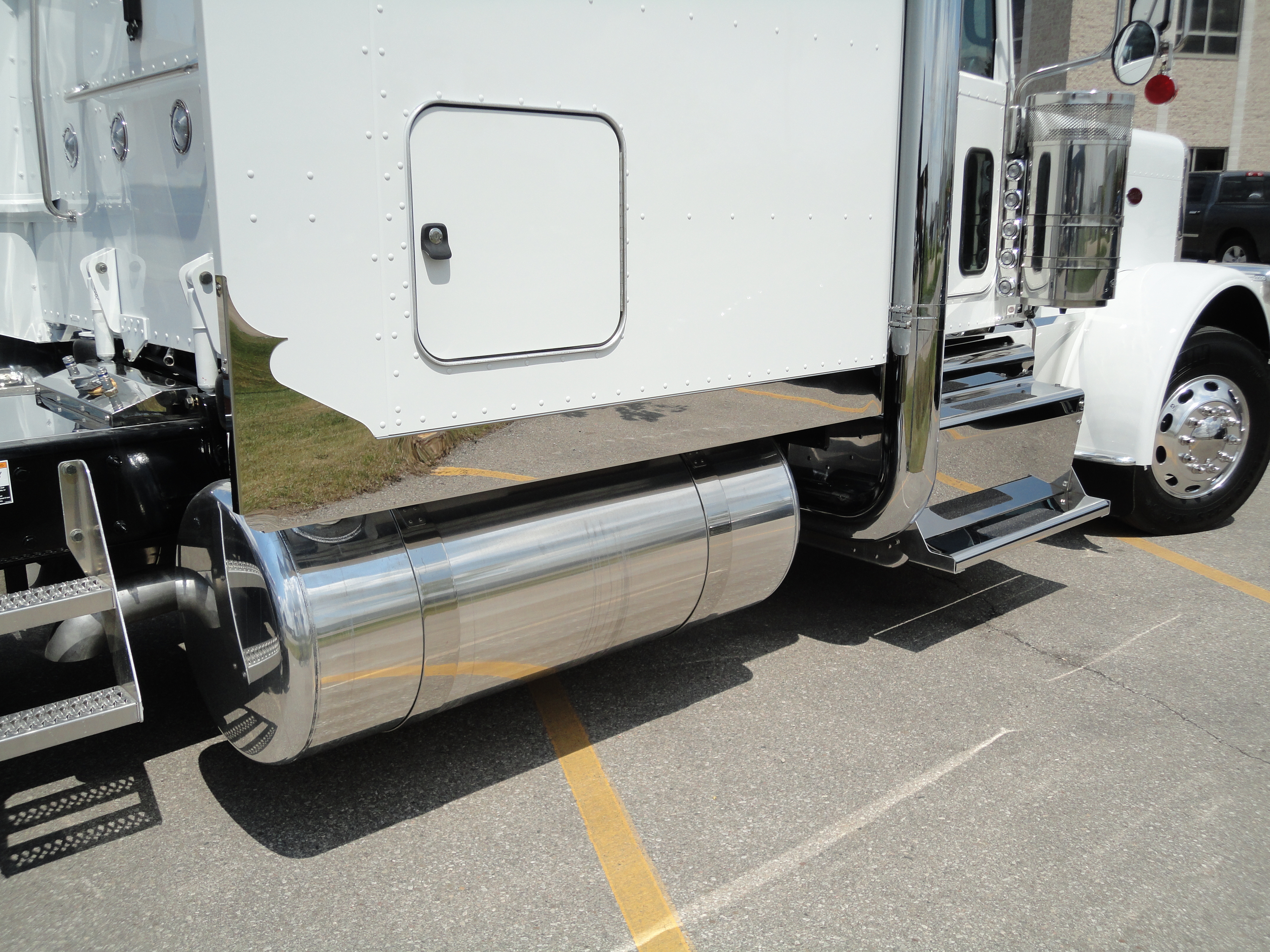 Stainless Steel Front Step Trims for Peterbilt 386 Models 