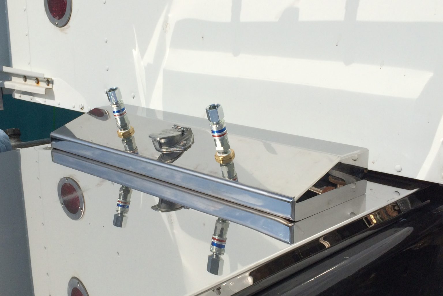 Air line box, truck hookup, deck plate 12 Ga. Customs